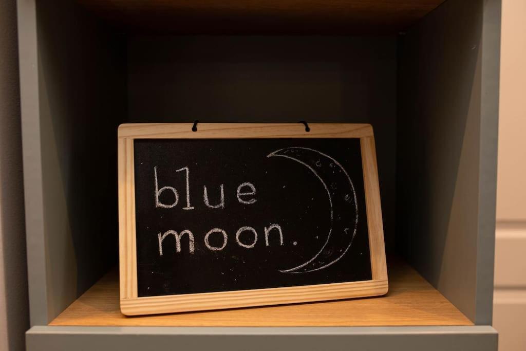 Blue Moon. Cozy Apartment Near Iulius Mall Клуж-Напока Экстерьер фото